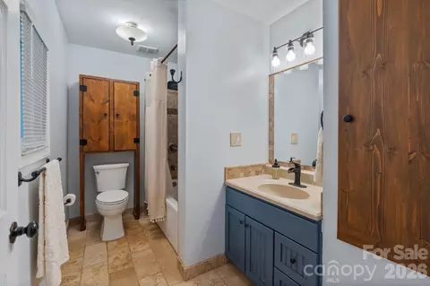Bath - 9870 Harvest Ln, Davidson, NC 28036 photo 4 of 5
