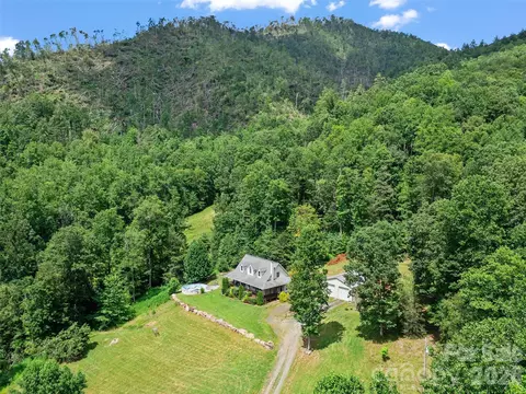 2216 Beans Creek Rd, Bakersville, NC 28705