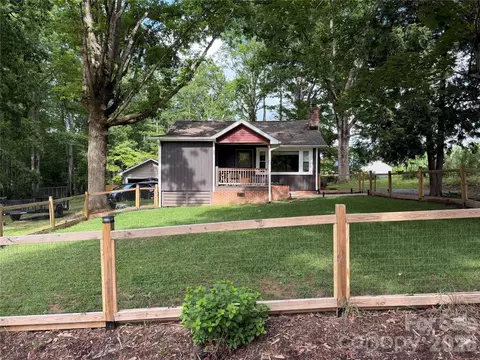 40 Dove Haven Ln, Hendersonville, NC 28791
