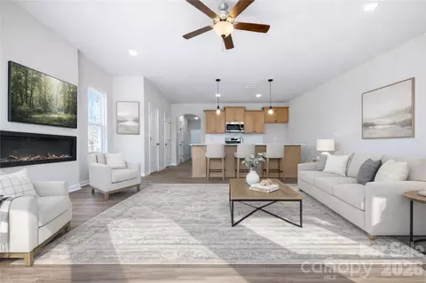3118 Aberleaf Ln, Charlotte, NC 28227
