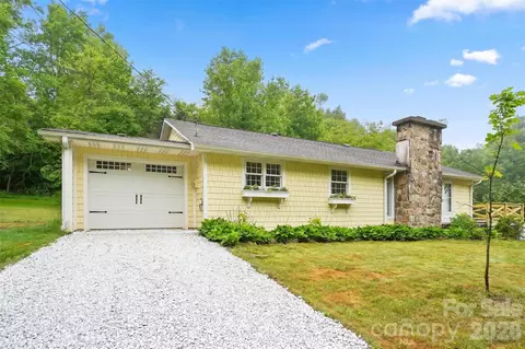 434 Dovers Branch Rd, Burnsville, NC 28714