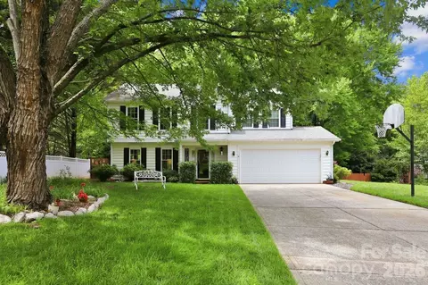 3009 Oakcroft Dr, Matthews, NC 28105