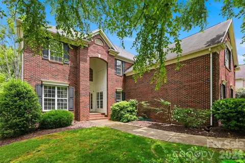 8526 Wren Creek Dr, Charlotte, NC 28269