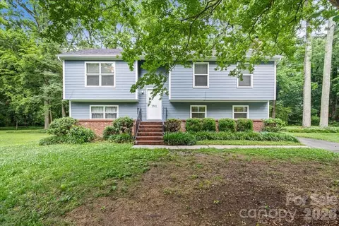 7301 Park Vista Cir, Charlotte, NC 28226