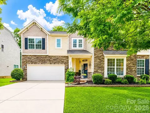 5021 Helena Park Ln, Matthews, NC 28105