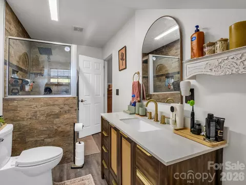 Bath - 157 Cherry Ridge Dr, Bostic, NC 28018 photo 6 of 7