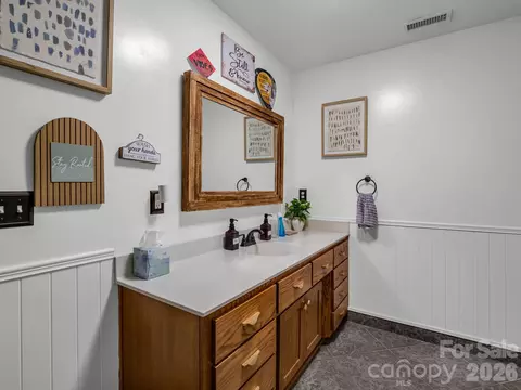 Bath - 157 Cherry Ridge Dr, Bostic, NC 28018 photo 2 of 7