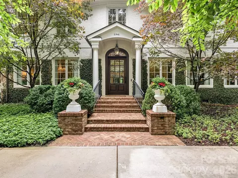 2946 Wheelock Rd, Charlotte, NC 28211