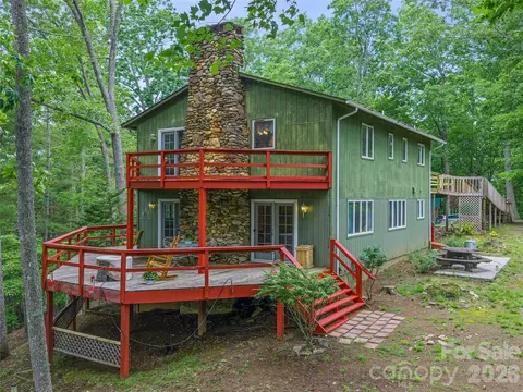 820 Wild Rose Ln, Burnsville, NC 28714