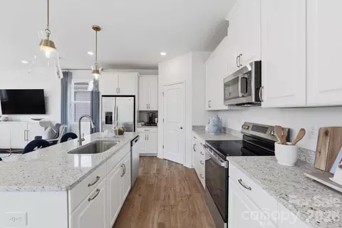 Entry Way - 409 Silver Birch Ct, Shelby, NC 28152 photo 1 of 6