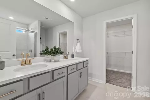 Entry Way - 403 Silver Birch Ct, Shelby, NC 28152 photo 3 of 4