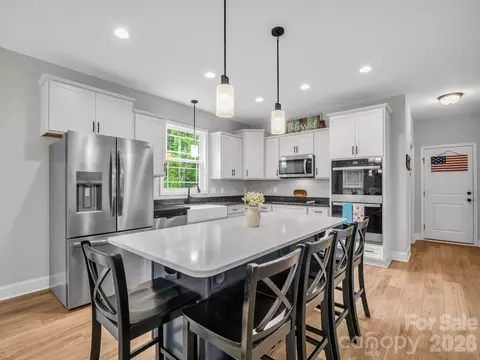 905 Rolling Rd, Lincolnton, NC 28092