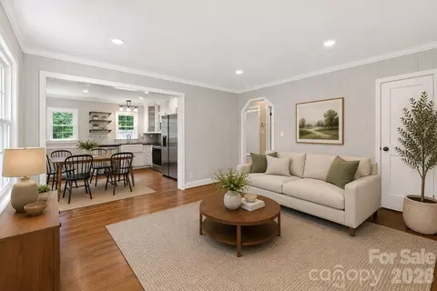 24 Dallas St, Asheville, NC 28806