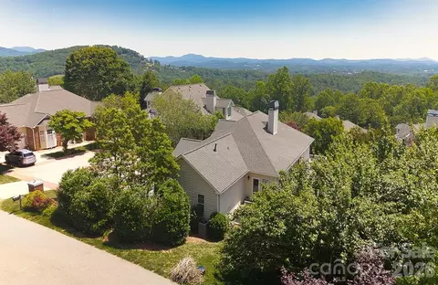 606 Carriage Commons Dr, Hendersonville, NC 28791