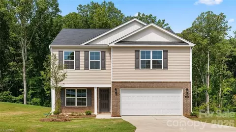 607 Jack Pine St, Thomasville, NC 27360
