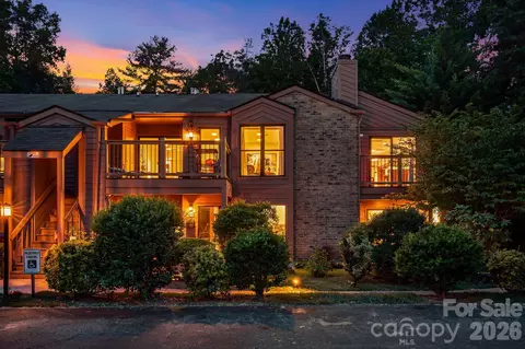 60 Ravencroft Ln, Asheville, NC 28803