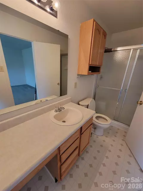 Bath - 806 Sinclair Dr, Monroe, NC 28112 photo 2 of 4