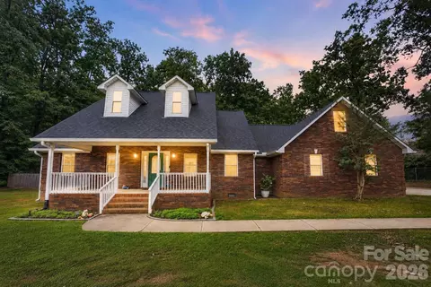 4403 Hubbard Rd, Charlotte, NC 28269