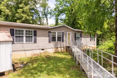 22 Hazelwood Rd, Asheville, NC 28806