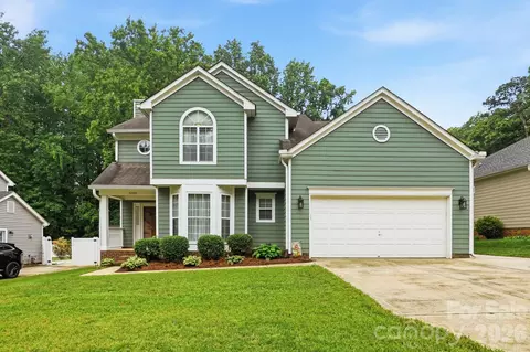6000 Carriage Oaks Dr, Charlotte, NC 28262