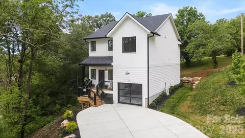 8 Wildwood Park Knl, Weaverville, NC 28787