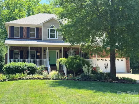 8513 Middleton Cir, Harrisburg, NC 28075