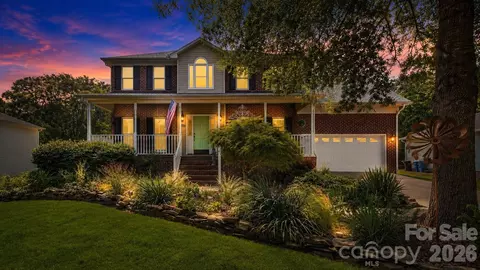 8513 Middleton Cir, Harrisburg, NC 28075