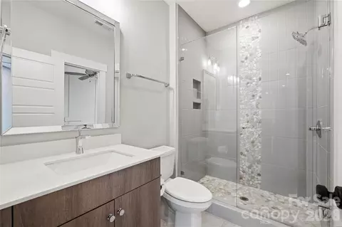 Bath - 17732 Jetton Green Loop, Cornelius, NC 28031 photo 3 of 3