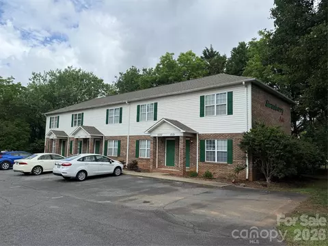 14 Th Street Ne Dr NE, Hickory, NC 28601