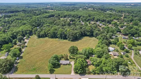 702 Mocksville Hwy, Statesville, NC 28625