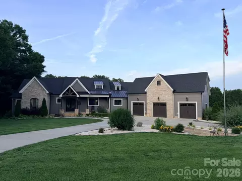 5200 Shoreview Dr, Concord, NC 28025