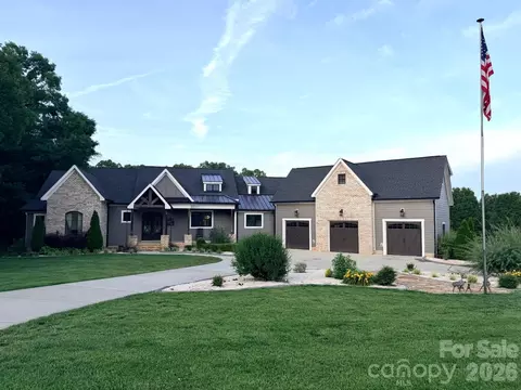 5200 Shoreview Dr, Concord, NC 28025