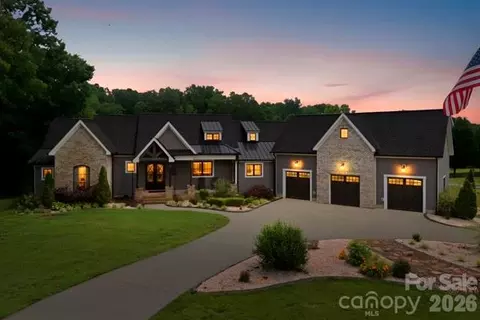 5200 Shoreview Dr, Concord, NC 28025