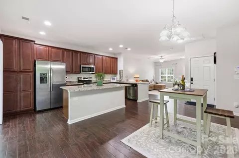 8413 Summerford Dr, Charlotte, NC 28269