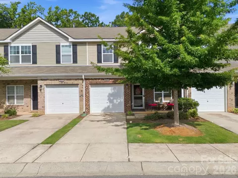 8413 Summerford Dr, Charlotte, NC 28269