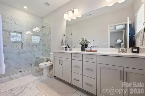Bath - 912 Mary Max Dr, Davidson, NC 28036 photo 2 of 5