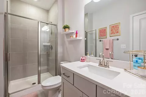 Bath - 912 Mary Max Dr, Davidson, NC 28036 photo 1 of 5