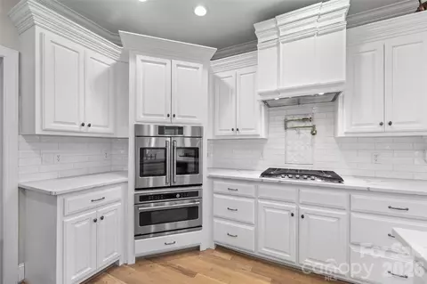 Kitchen - 2015 Pierson Dr, Lancaster, SC 29720 photo 6 of 8