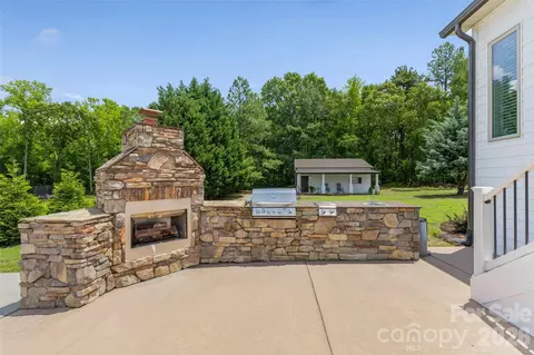 Exterior - 2015 Pierson Dr, Lancaster, SC 29720 photo 3 of 5