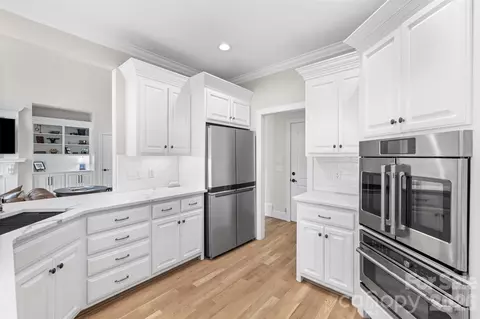 Kitchen - 2015 Pierson Dr, Lancaster, SC 29720 photo 3 of 8