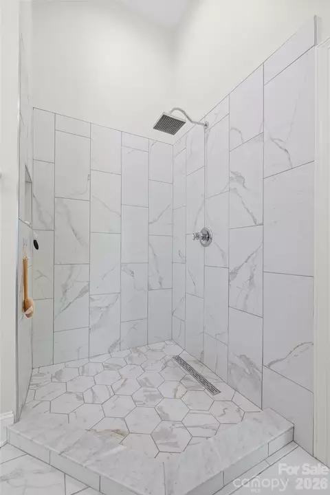 Bath - 2015 Pierson Dr, Lancaster, SC 29720 photo 3 of 5