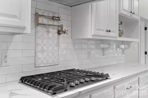 Kitchen - 2015 Pierson Dr, Lancaster, SC 29720 photo 7 of 8