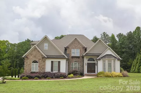 2015 Pierson Dr, Lancaster, SC 29720
