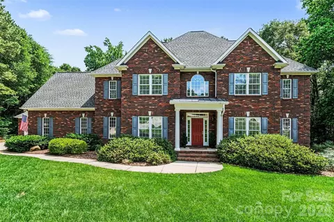 1233 Silver Arrow Ct, Fort Mill, SC 29715