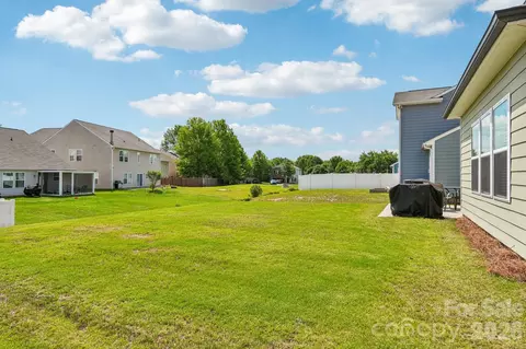 Exterior - 817 Alexander Commons Dr, Monroe, NC 28112 photo 3 of 5
