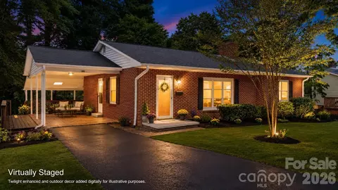 102 Ann St, Morganton, NC 28655