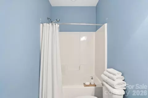 Bath - 2084 Calloway Pines Dr, Tega Cay, SC 29708 photo 4 of 7