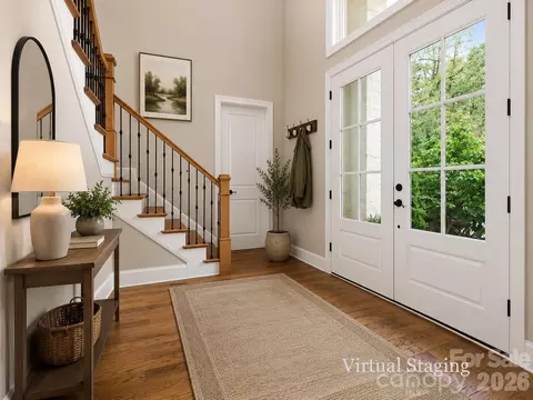 94 Oak Hollow Dr, Asheville, NC 28805
