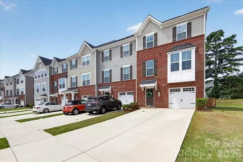 2662 Grantham Place Dr, Fort Mill, SC 29715