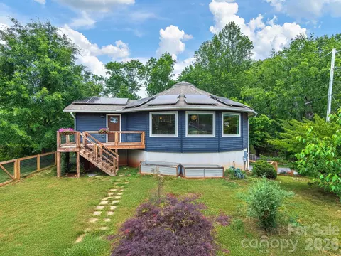 63 Beverly W Rd W, Asheville, NC 28806